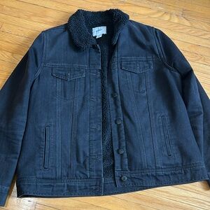Women’s old navy Sherpa lined Jean jacket